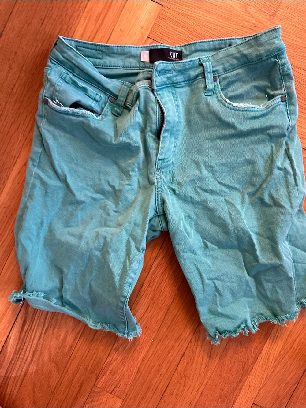 Kut from the Kloth Green women’s  Casual raw hem Shorts festival boho